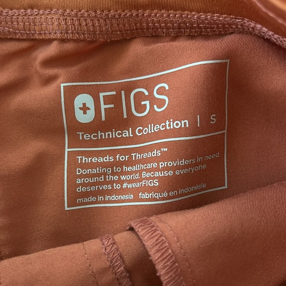 FIGS Scrub Set - Picture 3 of 3